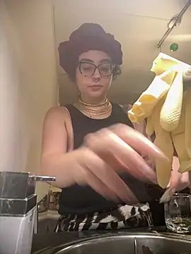 ladyturtle online show from July 30, 2026, 9:03 pm