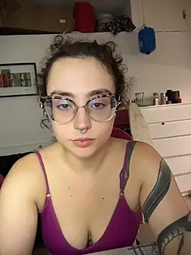 ladyturtle online show from July 18, 2026, 12:52 am
