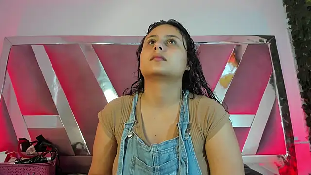 Snapshot of AbbyTaylorr chatting on November 12, 2025, 9:07 pm AbbyTaylorr online show from November 12, 2025, 9:07 pm