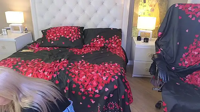 RoxalanaStar online show from October 2, 2025, 8:23 pm