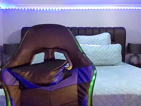 BOOTYBANGER24xx online show from September 22, 2025, 1:11 am