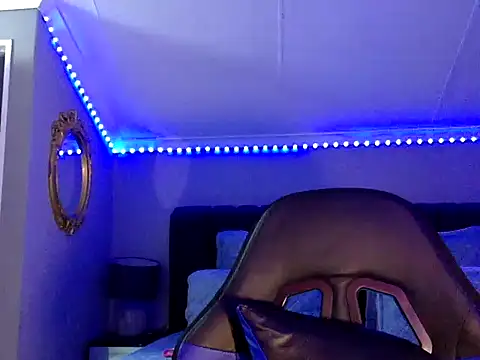 BOOTYBANGER24xx online show from September 19, 2025, 1:53 am