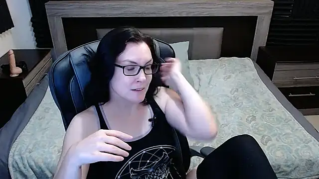 Snapshot of DesreRose chatting on September 29, 2025, 11:32 pm DesreRose online show from September 29, 2025, 11:32 pm