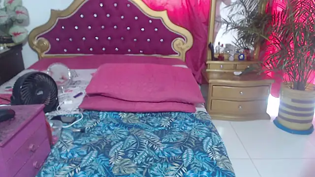 Snapshot of big_boobsmature chatting on October 1, 2025, 2:21 pm big boobsmature online show from October 1, 2025, 2:21 pm