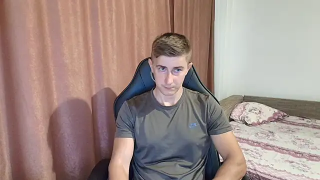 Todhorny9873 online show from February 18, 2025, 7:21 am