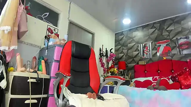 alexa fiore01 online show from February 4, 2025, 3:04 pm