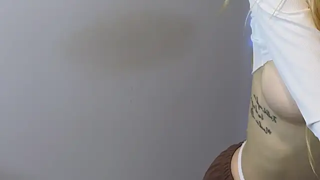 JuliaJuliette online show from October 6, 2025, 12:39 pm