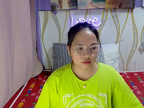 BURBERRY69 online show from March 10, 2026, 10:58 pm