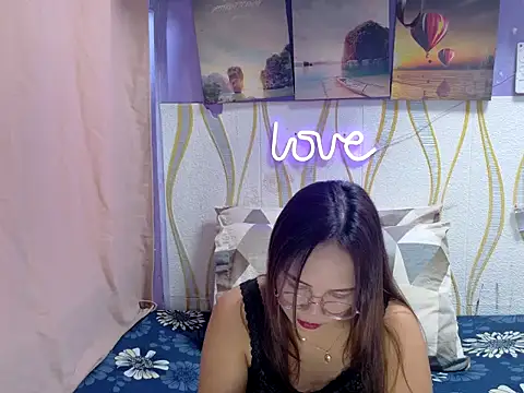 BURBERRY69 online show from February 10, 2026, 2:54 am