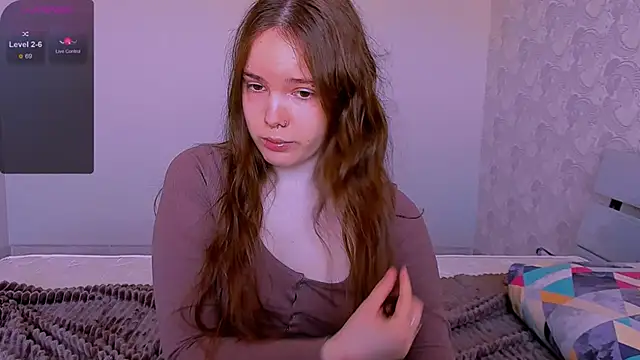 Janie JJ Curvie online show from April 9, 2026, 1:40 am