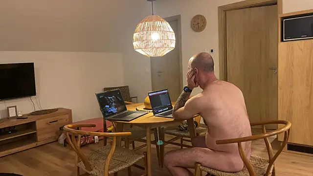 Snapshot of aladin740 chatting on October 28, 2025, 6:29 pm aladin740 online show from October 28, 2025, 6:29 pm