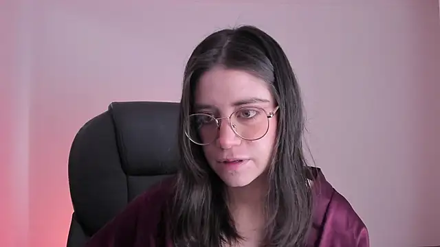 HazelKush online show from October 18, 2025, 1:35 pm