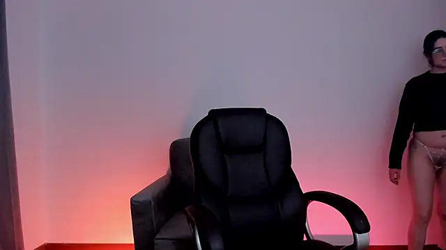 HazelKush online show from November 18, 2025, 9:51 pm