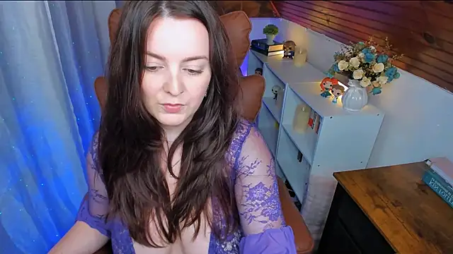 ErinMarshall online show from September 18, 2025, 3:04 pm