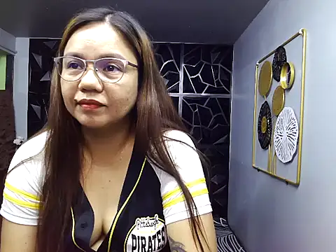 ambersmile online show from March 2, 2025, 12:14 pm