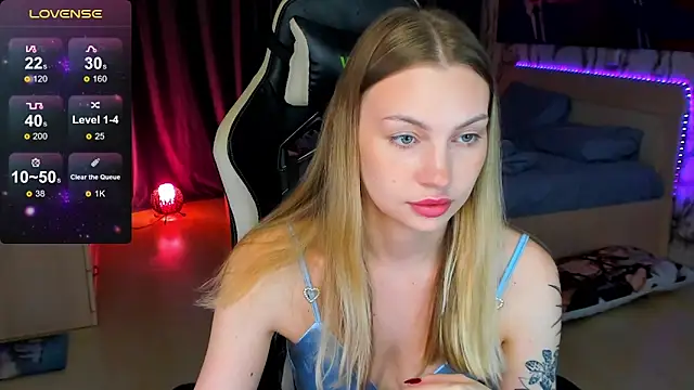 BiMolly online show from September 25, 2025, 7:53 pm