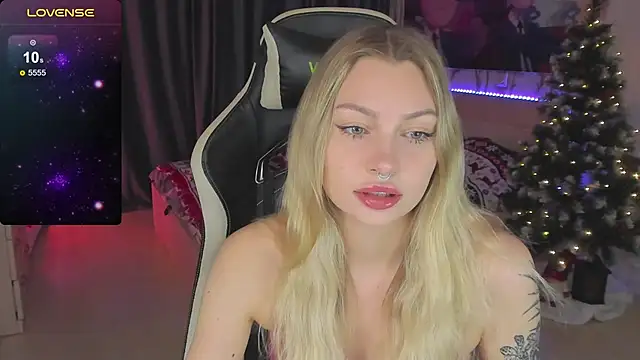 BiMolly online show from January 6, 2025, 10:26 pm