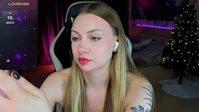 BiMolly online show from December 19, 2025, 11:18 pm