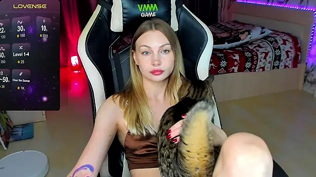 BiMolly online show from October 3, 2025, 6:37 am