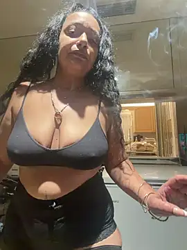 PichyPrettyPussy online show from February 10, 2026, 3:22 pm