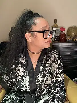 PichyPrettyPussy online show from November 13, 2025, 12:31 pm