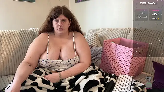 NotUrBabyMoms online show from January 28, 2025, 5:14 pm
