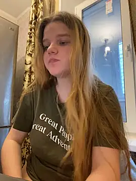 Snapshot of -MimmiLissa- chatting on October 20, 2025, 1:22 pm -MimmiLissa- online show from October 20, 2025, 1:22 pm