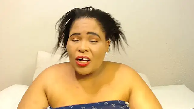 Snapshot of zandile chatting on October 15, 2025, 6:16 pm zandile online show from October 15, 2025, 6:16 pm