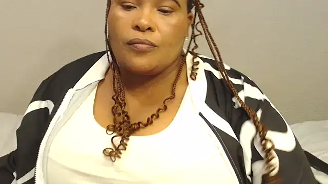 Snapshot of zandile chatting on September 24, 2025, 5:19 pm zandile online show from September 24, 2025, 5:19 pm