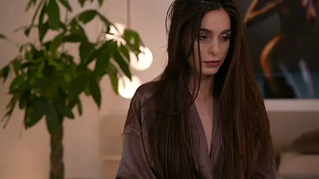 Snapshot of DoviaClaire chatting on October 6, 2025, 6:36 am DoviaClaire online show from October 6, 2025, 6:36 am