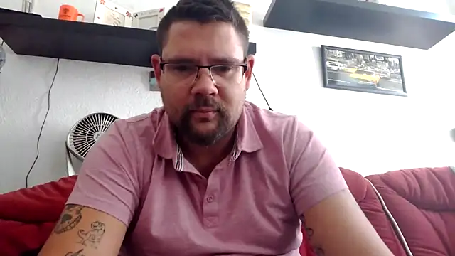 Snapshot of sexykevin17cm chatting on September 24, 2025, 1:39 pm sexykevin17cm online show from September 24, 2025, 1:39 pm