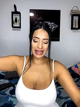 Snapshot of Shantal_Lovee chatting on October 14, 2025, 2:01 am Shantal Lovee online show from October 14, 2025, 2:01 am