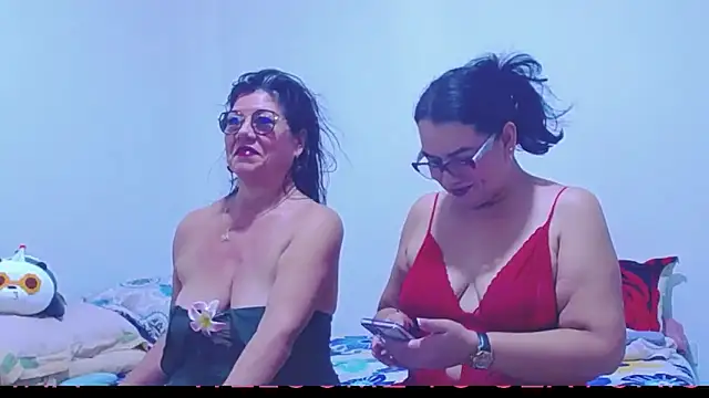 Snapshot of sexycristina_2 chatting on September 24, 2025, 2:34 pm sexycristina 2 online show from September 24, 2025, 2:34 pm