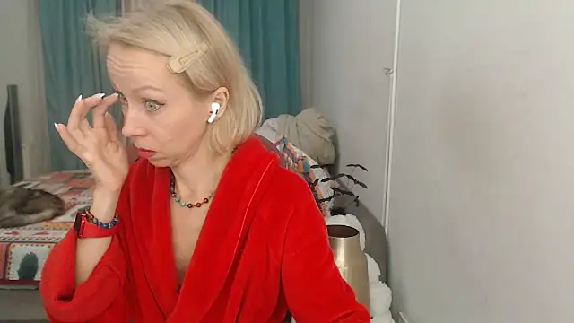 Snapshot of LuxuryNika chatting on October 30, 2025, 3:53 pm LuxuryNika online show from October 30, 2025, 3:53 pm