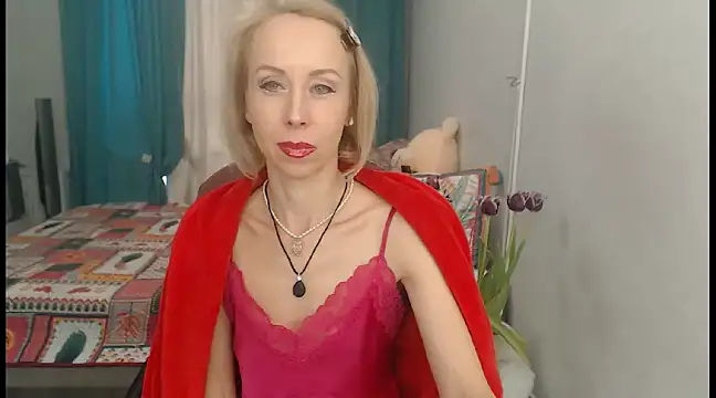 LuxuryNika online show from March 18, 2025, 2:39 pm