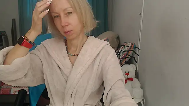 Snapshot of LuxuryNika chatting on October 23, 2025, 9:41 am LuxuryNika online show from October 23, 2025, 9:41 am