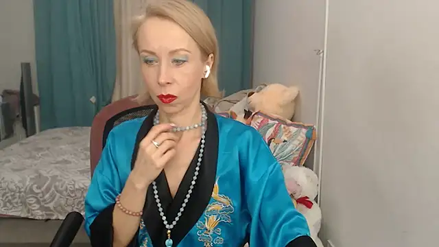 LuxuryNika online show from February 8, 2025, 2:38 pm