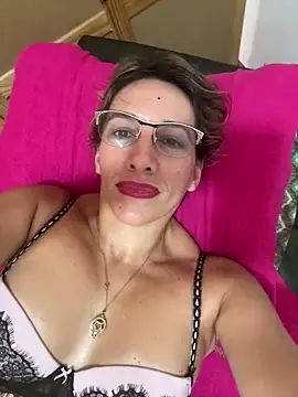 Snapshot of Gatitacarlita chatting on February 25, 2025, 1:43 pm Gatitacarlita online show from February 25, 2025, 1:43 pm