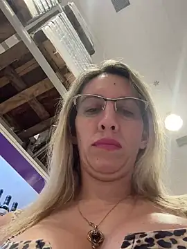 Snapshot of Gatitacarlita chatting on January 6, 2025, 11:30 pm Gatitacarlita online show from January 6, 2025, 11:30 pm