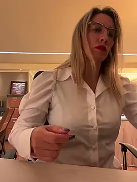 Snapshot of Gatitacarlita chatting on February 14, 2025, 8:05 pm Gatitacarlita online show from February 14, 2025, 8:05 pm