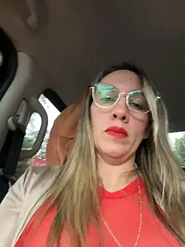 Gatitacarlita online show from May 31, 2026, 5:51 pm