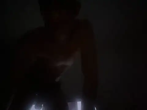 malpka25 online show from November 10, 2025, 3:22 am