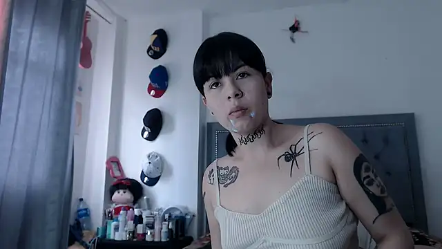 Snapshot of dulce_maria_x chatting on October 22, 2025, 4:17 pm dulce maria x online show from October 22, 2025, 4:17 pm