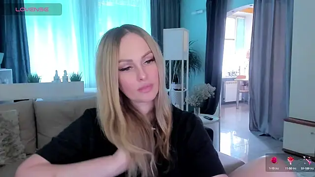Snapshot of Libby_Nora chatting on February 7, 2025, 9:16 am Libby Nora online show from February 7, 2025, 9:16 am