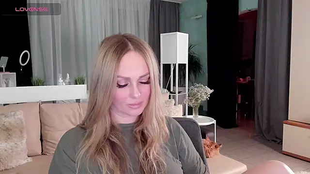Snapshot of Libby_Nora chatting on January 28, 2025, 5:56 pm Libby Nora online show from January 28, 2025, 5:56 pm