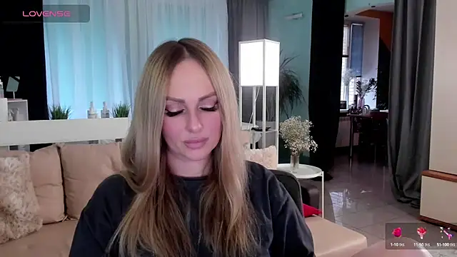 Snapshot of Libby_Nora chatting on January 24, 2025, 1:03 pm Libby Nora online show from January 24, 2025, 1:03 pm