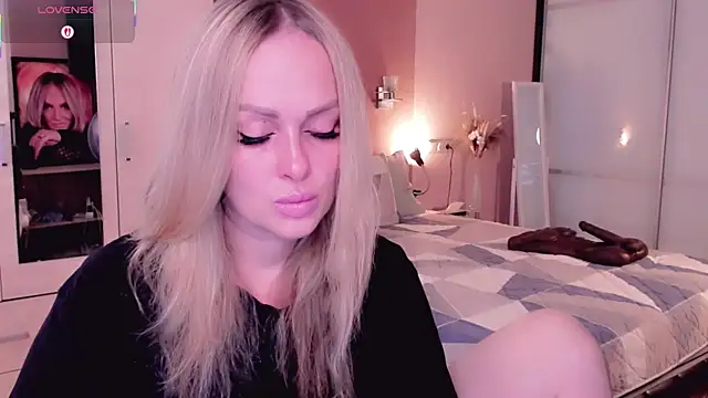 Libby Nora online show from October 6, 2025, 9:21 am