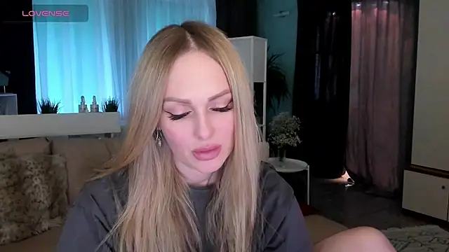 Snapshot of Libby_Nora chatting on January 26, 2025, 1:15 pm Libby Nora online show from January 26, 2025, 1:15 pm