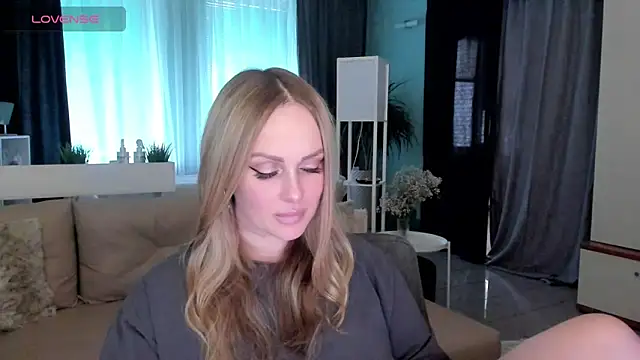 Snapshot of Libby_Nora chatting on February 8, 2025, 12:50 pm Libby Nora online show from February 8, 2025, 12:50 pm