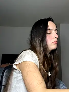 Snapshot of swrennn19 chatting on October 9, 2025, 1:06 am swrennn19 online show from October 9, 2025, 1:06 am